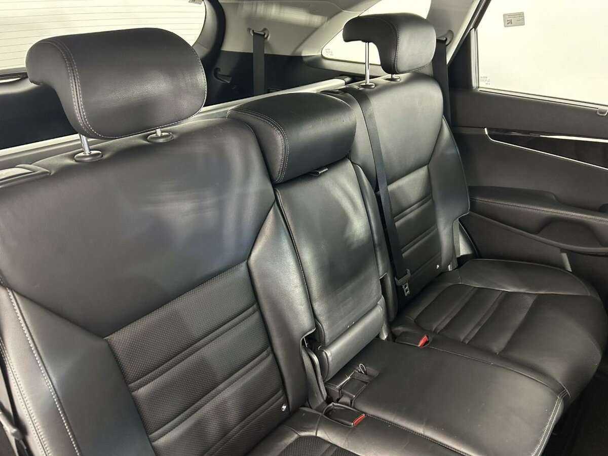 Kia Sorento с пробегом — 2017 год. Фото: #12