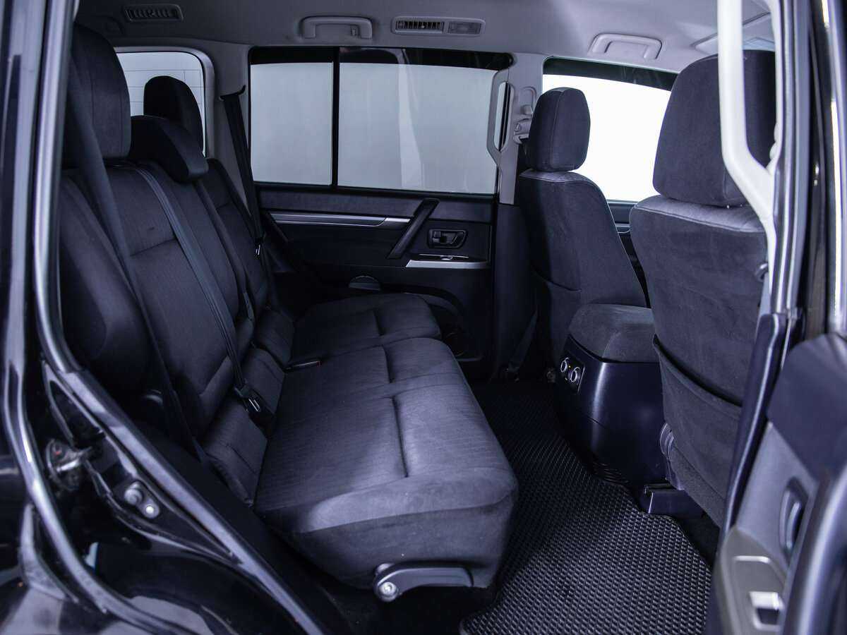 Mitsubishi Pajero с пробегом — 2012 год. Фото: #5