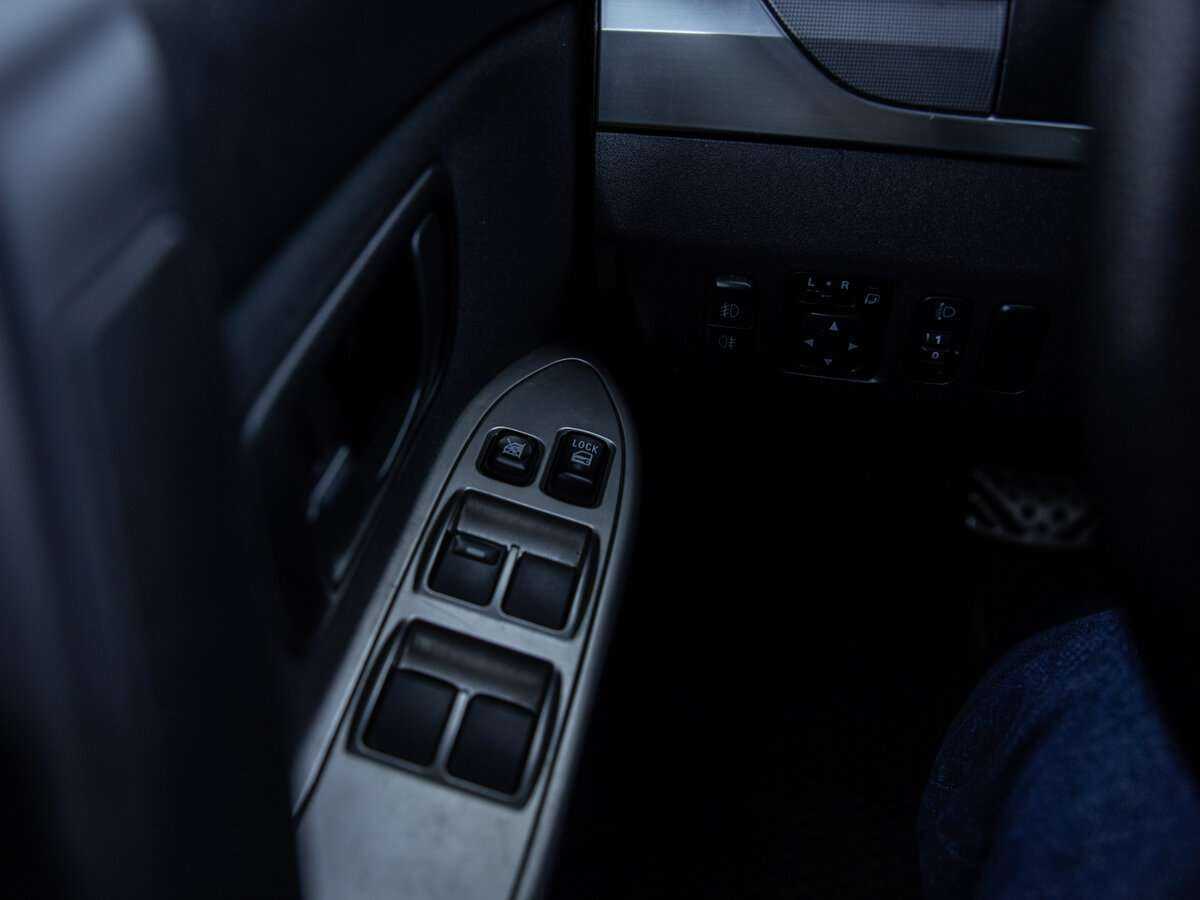 Mitsubishi Pajero с пробегом — 2012 год. Фото: #8