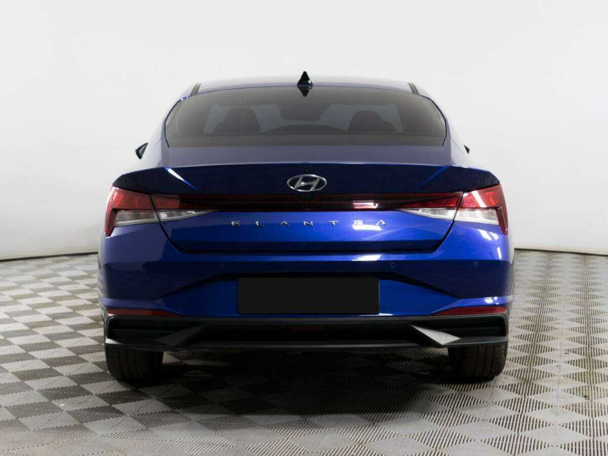 Hyundai Elantra с пробегом — 2021 год. Фото: #4