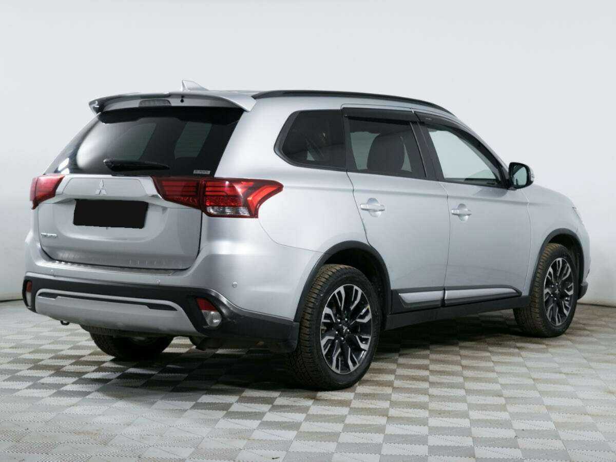 Mitsubishi Outlander с пробегом — 2021 год. Фото: #4