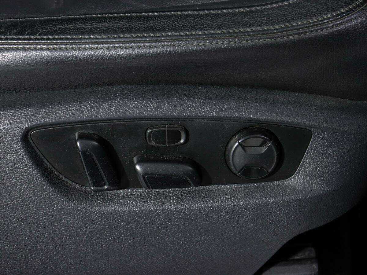 Volkswagen Touareg с пробегом — 2012 год. Фото: #15