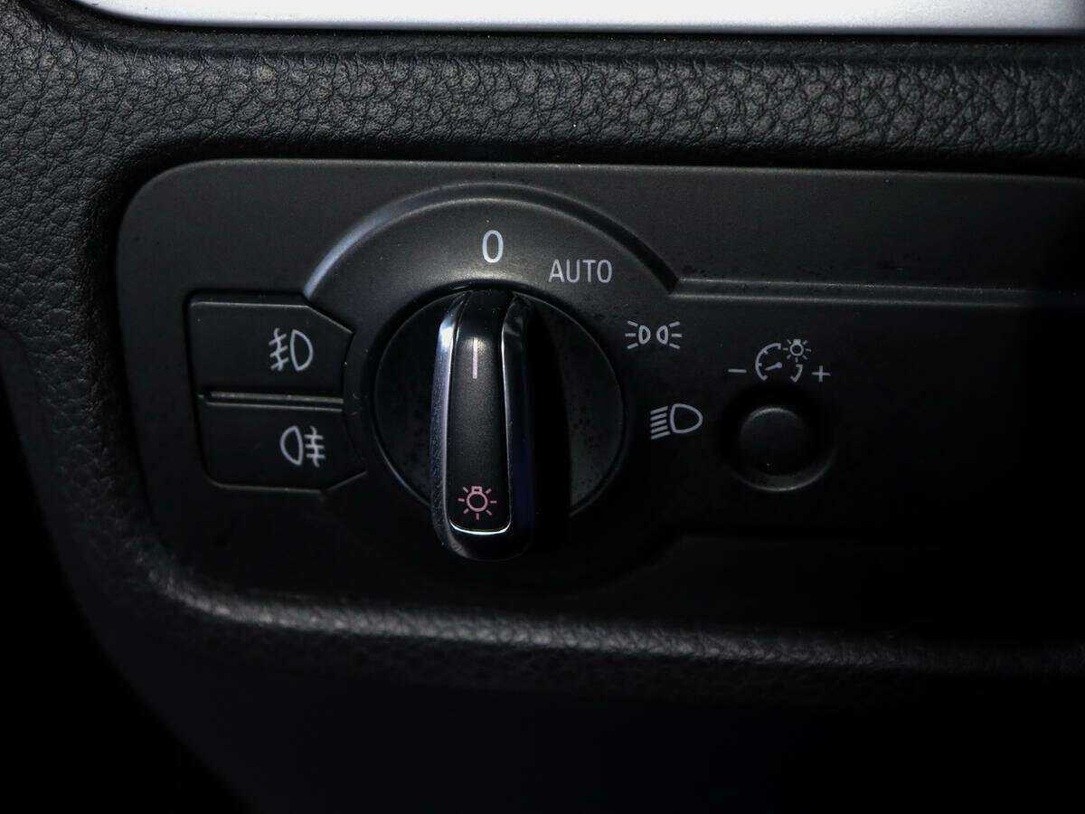 Volkswagen Touareg с пробегом — 2012 год. Фото: #20