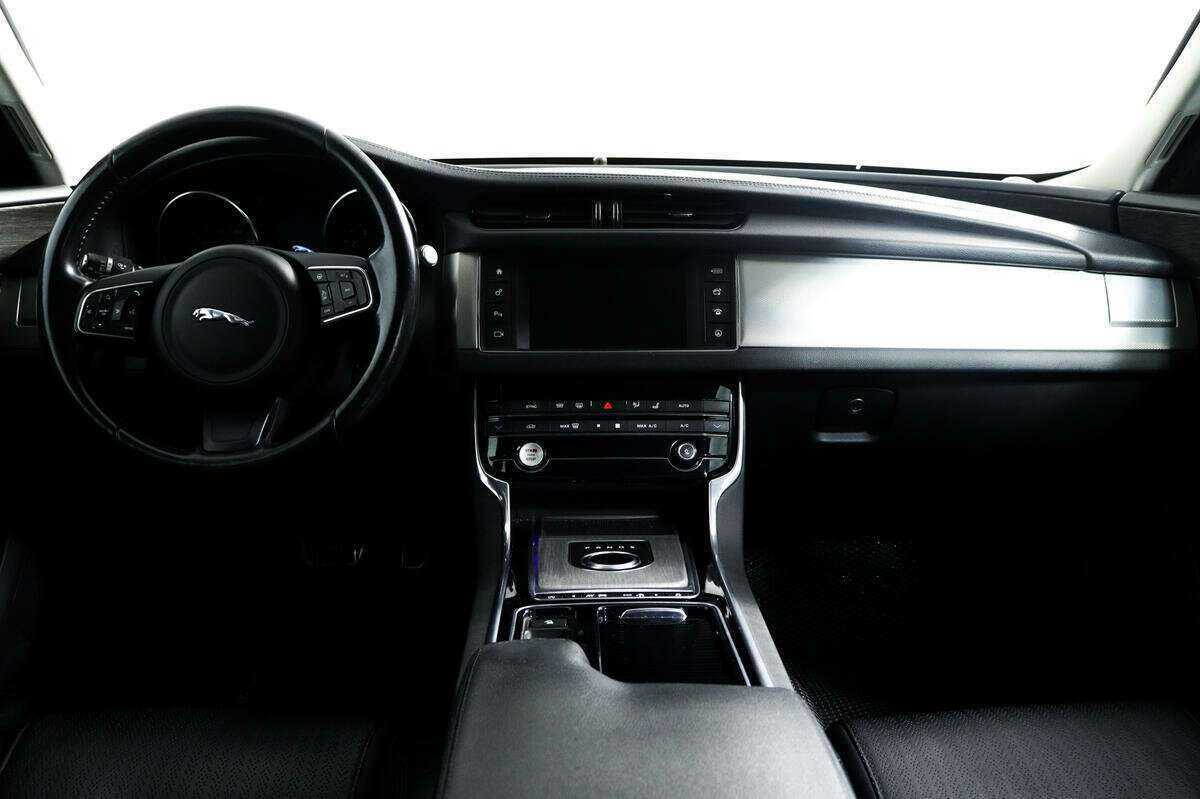 Jaguar XF с пробегом — 2016 год. Фото: #10