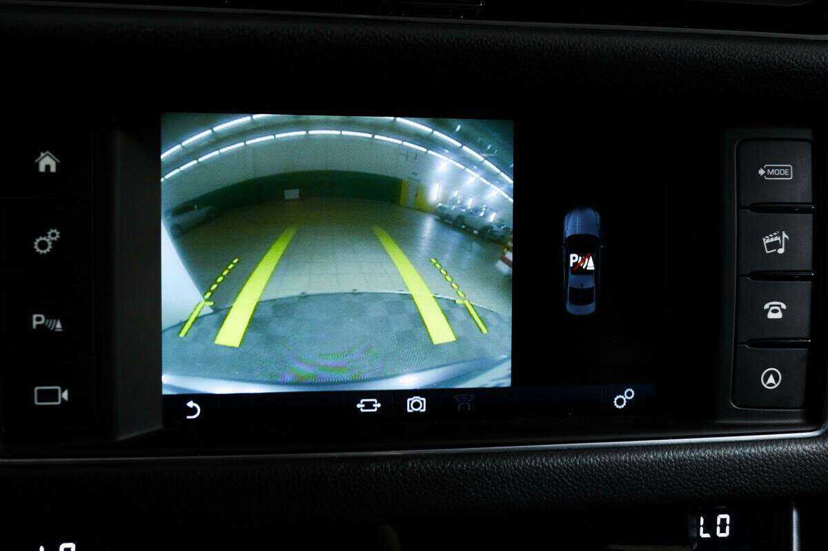 Jaguar XF с пробегом — 2016 год. Фото: #13