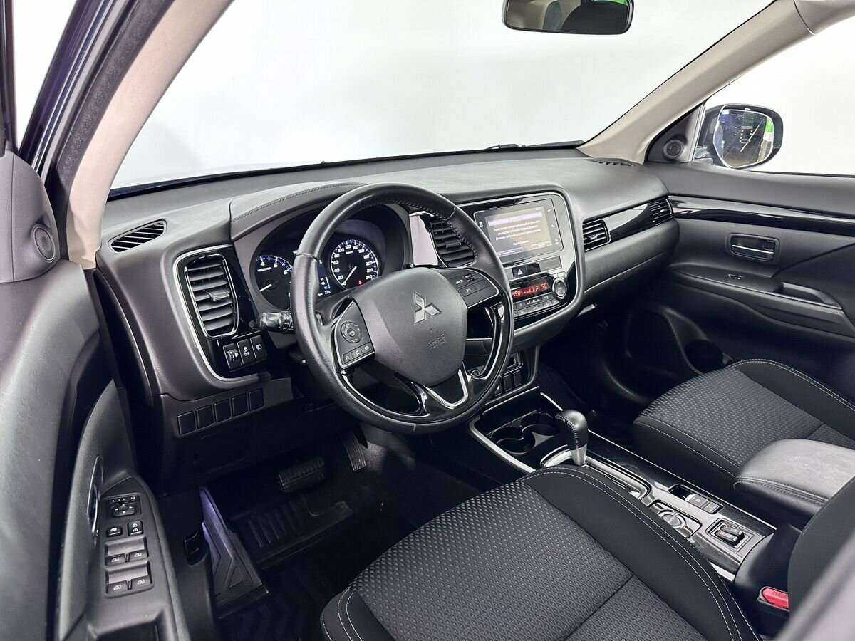 Mitsubishi Outlander с пробегом — 2019 год. Фото: #9