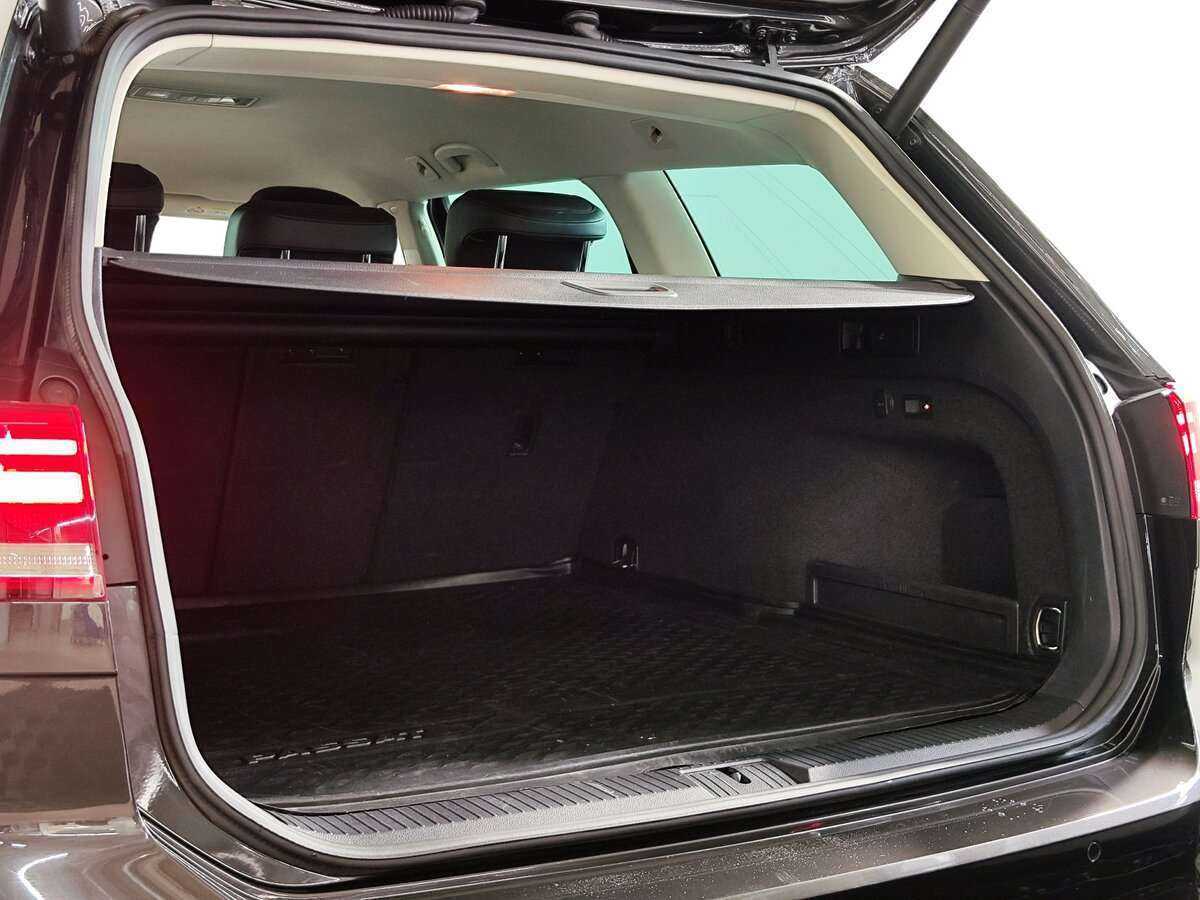 Volkswagen Passat с пробегом — 2019 год. Фото: #5