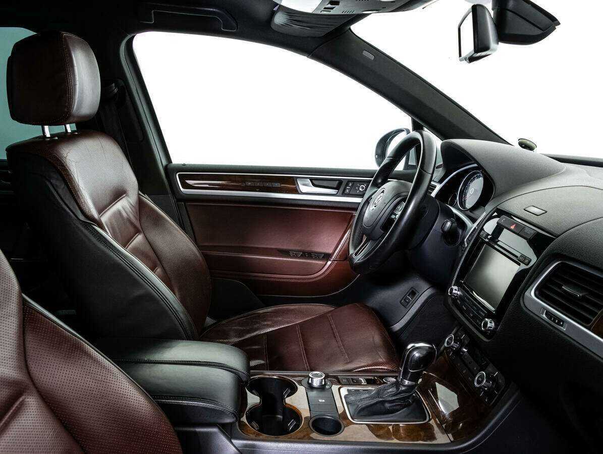 Volkswagen Touareg с пробегом — 2012 год. Фото: #11