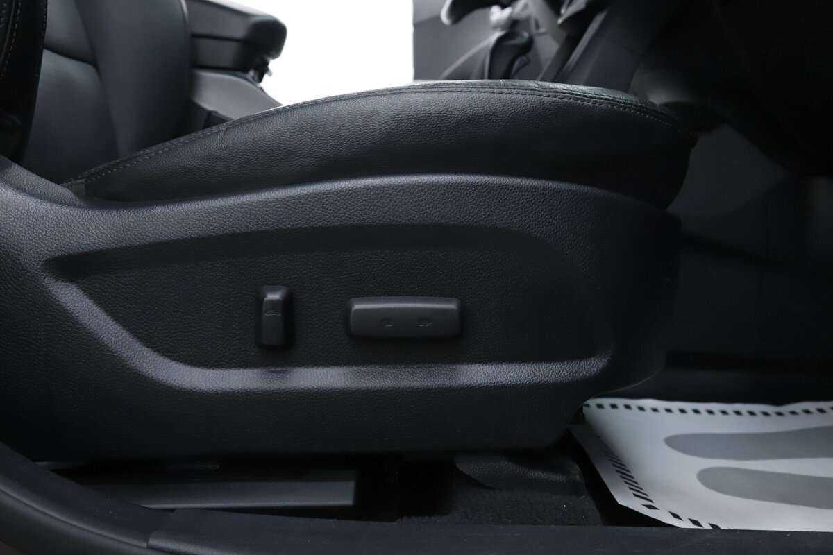 Hyundai Santa Fe с пробегом — 2015 год. Фото: #18