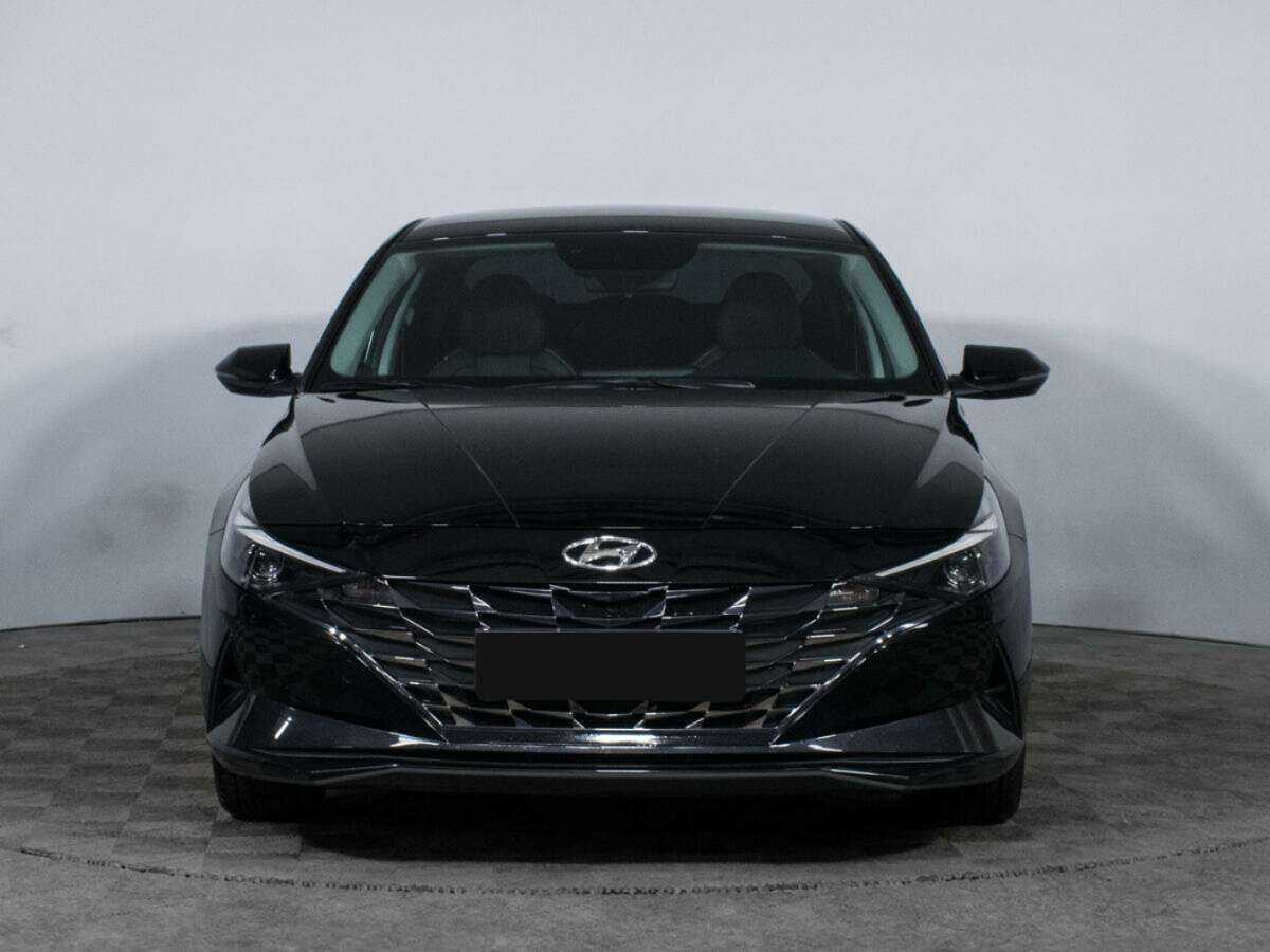 Hyundai Elantra с пробегом — 2023 год. Фото: #1
