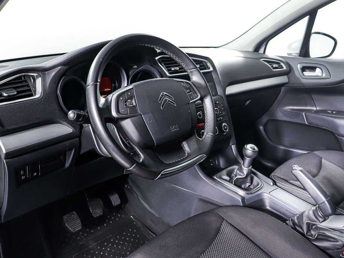 Citroen C4 с пробегом — 2015 год. Фото: #12
