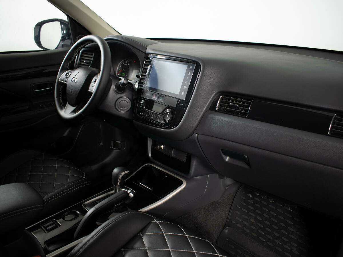 Mitsubishi Outlander с пробегом — 2022 год. Фото: #8