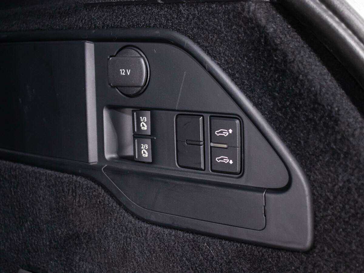 Volkswagen Touareg с пробегом — 2012 год. Фото: #15