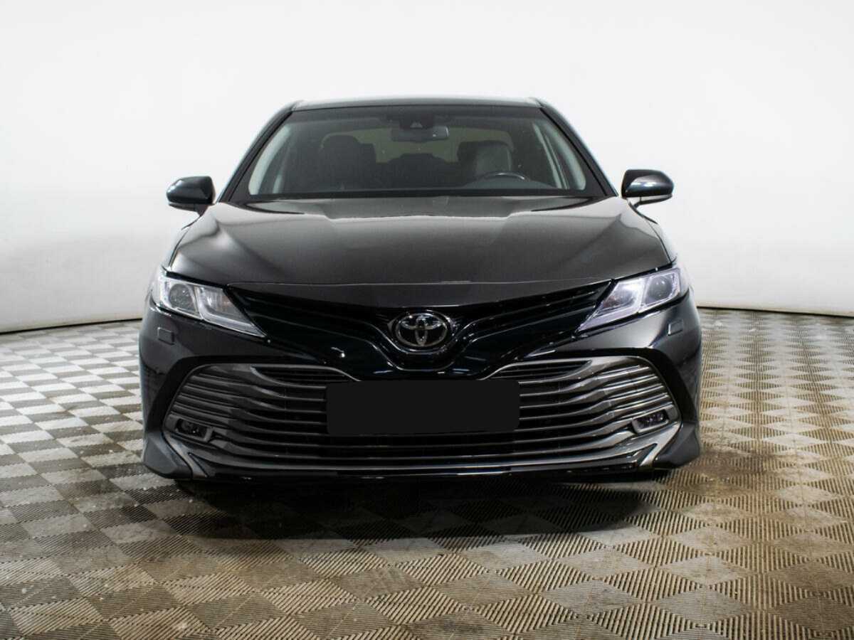 Toyota Camry с пробегом — 2018 год. Фото: #1