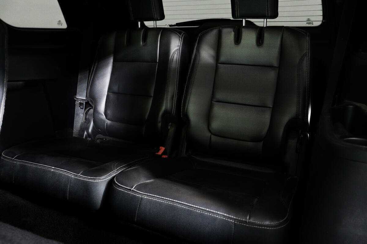 Ford Explorer с пробегом — 2015 год. Фото: #12