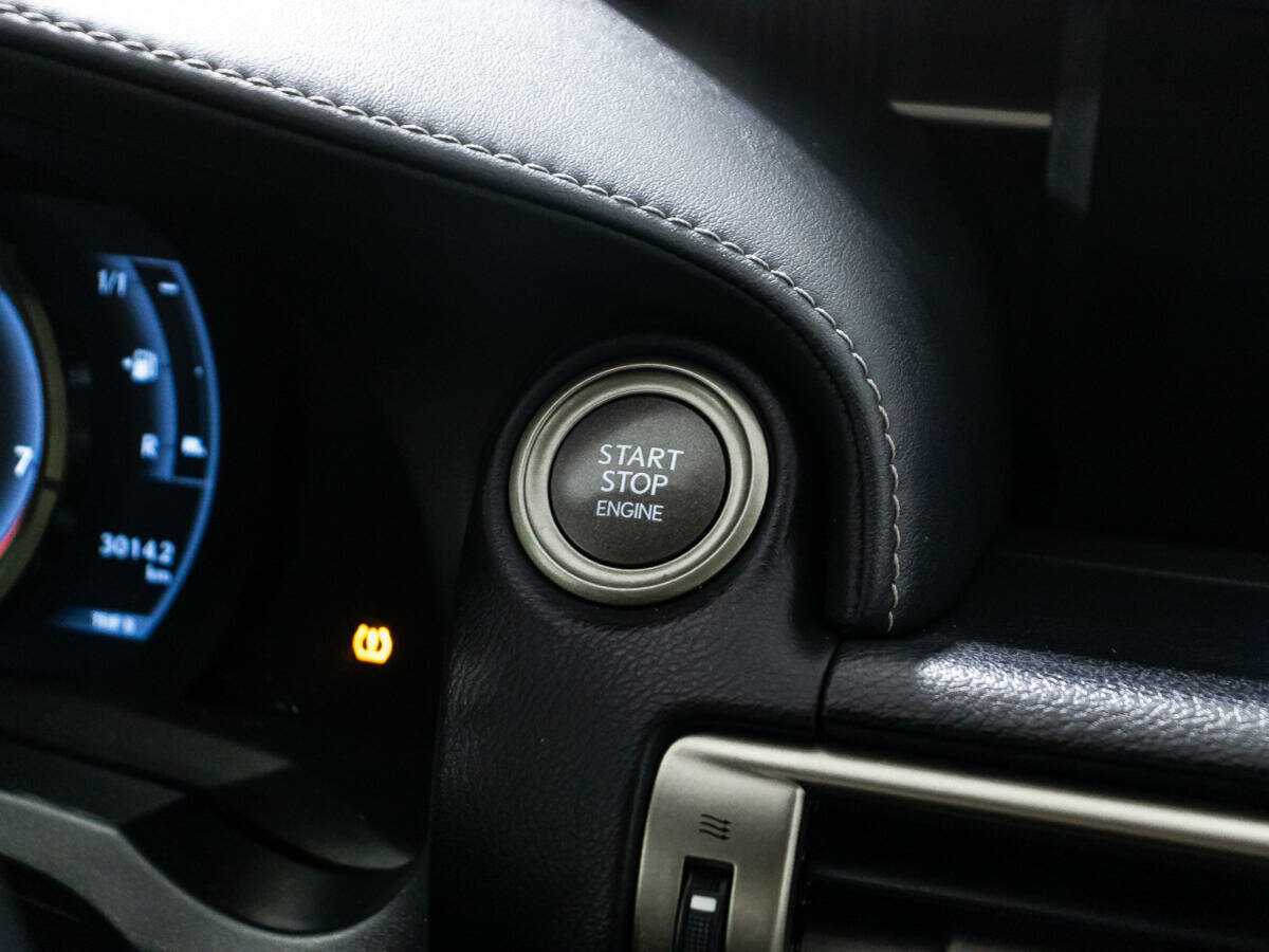 Lexus IS с пробегом — 2014 год. Фото: #17