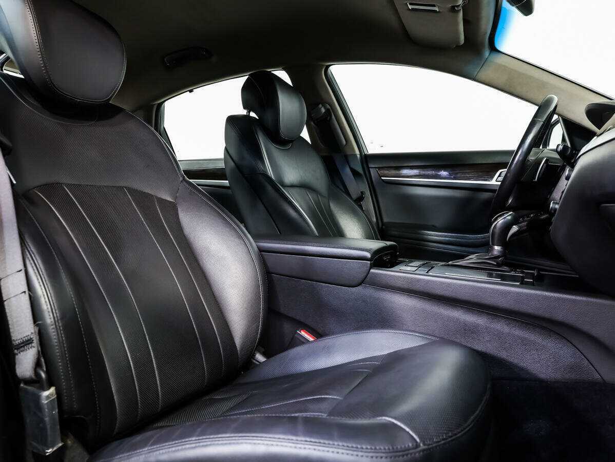 Hyundai Genesis с пробегом — 2014 год. Фото: #11