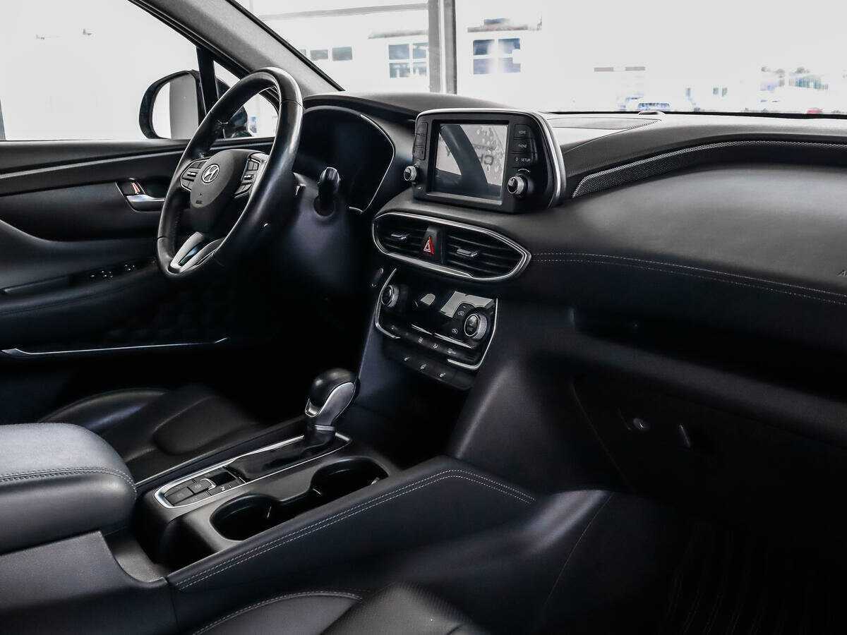 Hyundai Santa Fe с пробегом — 2018 год. Фото: #12