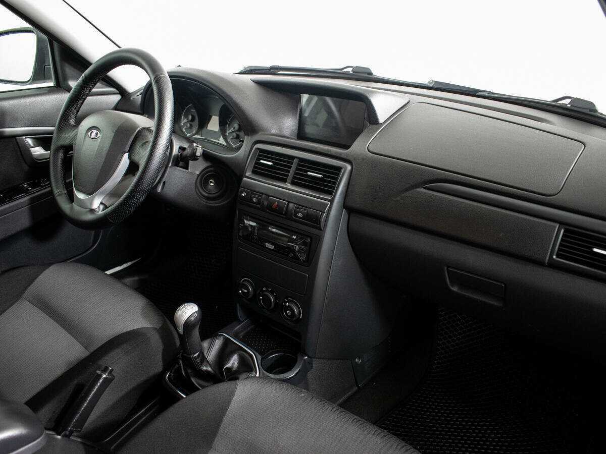 Lada (ВАЗ) Priora с пробегом — 2017 год. Фото: #6