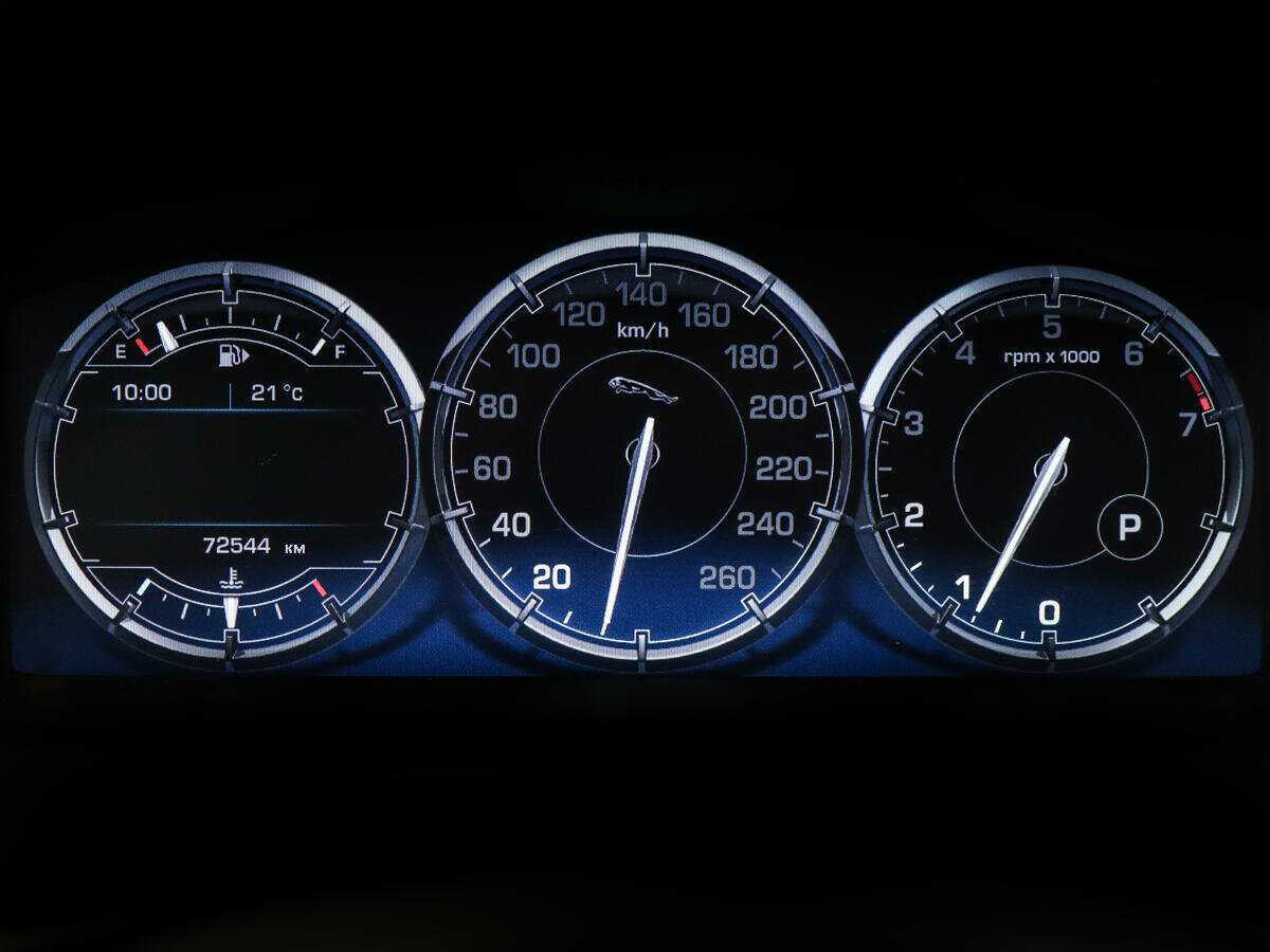 Jaguar XJ с пробегом — 2014 год. Фото: #8