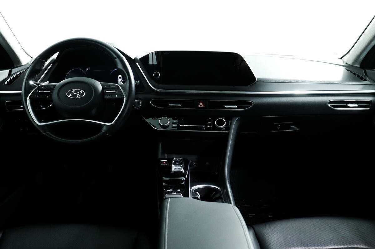 Hyundai Sonata с пробегом — 2022 год. Фото: #10