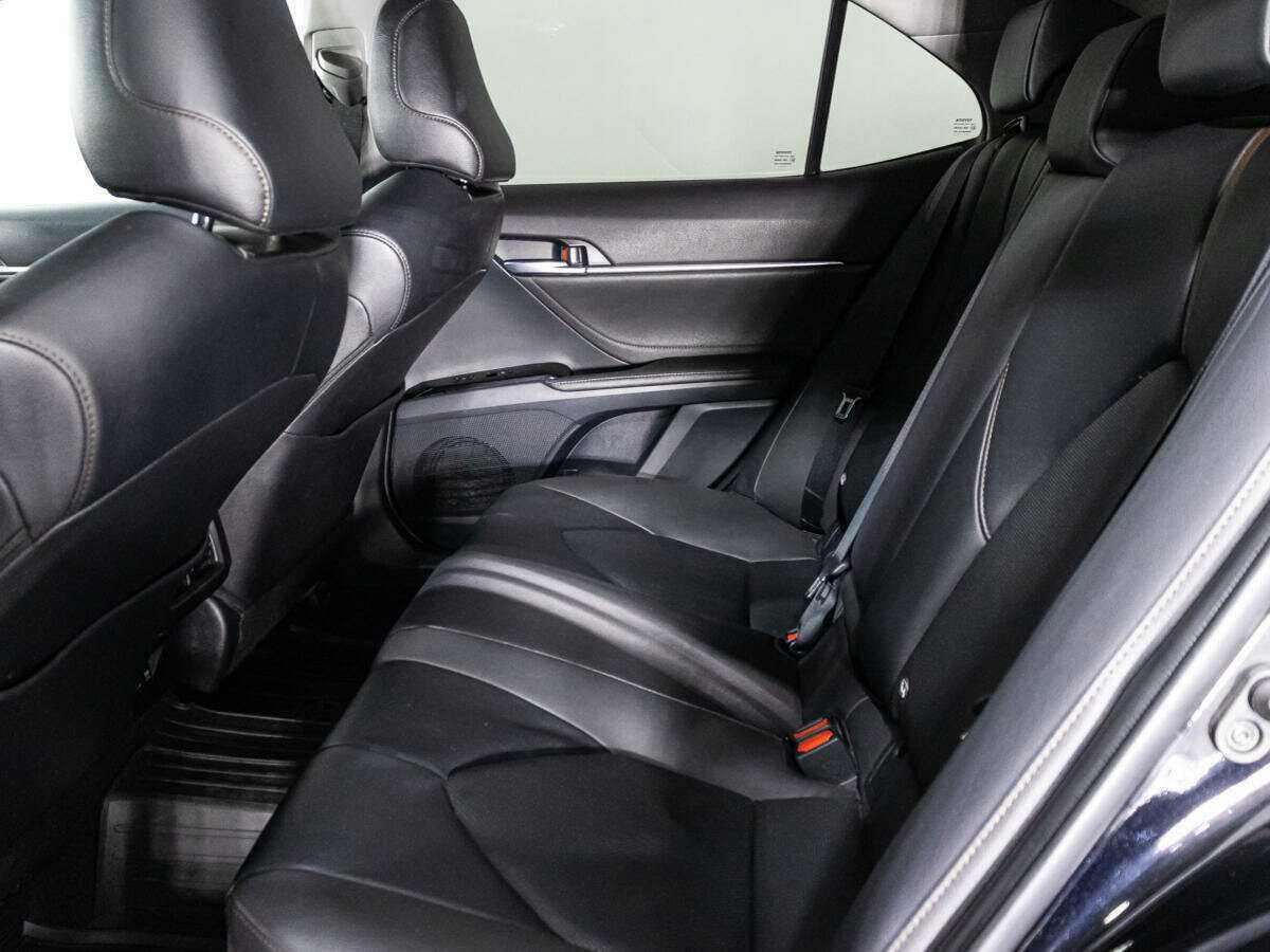 Toyota Camry с пробегом — 2021 год. Фото: #9