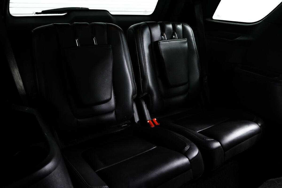 Ford Explorer с пробегом — 2012 год. Фото: #13