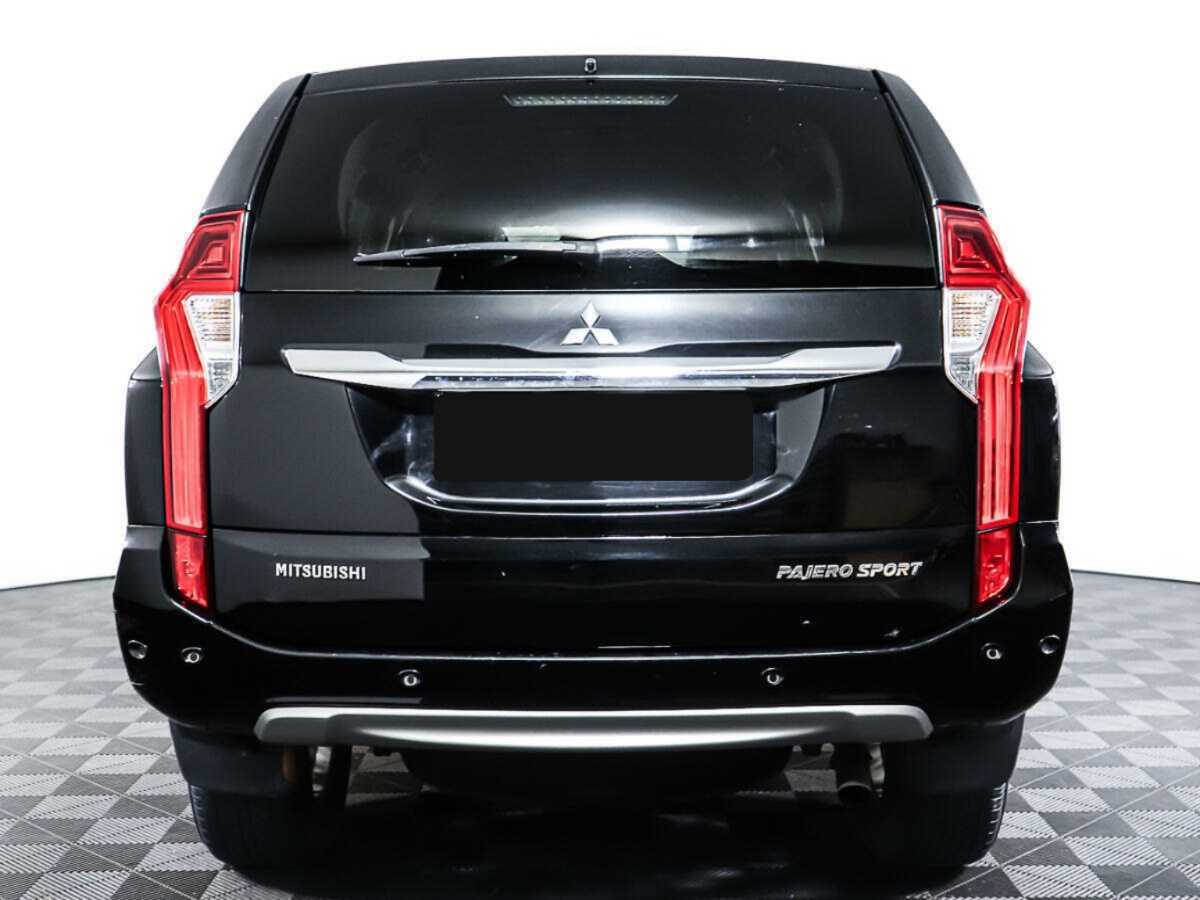 Mitsubishi Pajero Sport с пробегом — 2018 год. Фото: #5