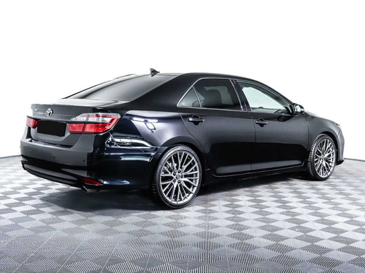 Toyota Camry с пробегом — 2017 год. Фото: #4