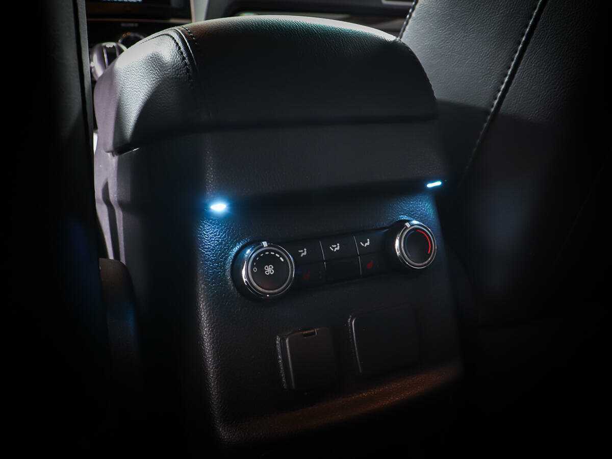 Ford Explorer с пробегом — 2015 год. Фото: #16