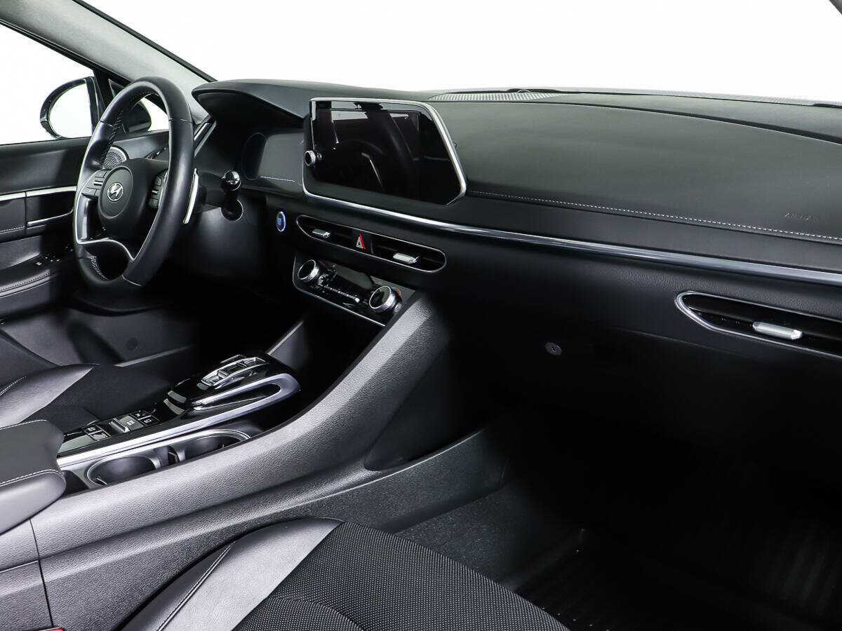 Hyundai Sonata с пробегом — 2021 год. Фото: #8