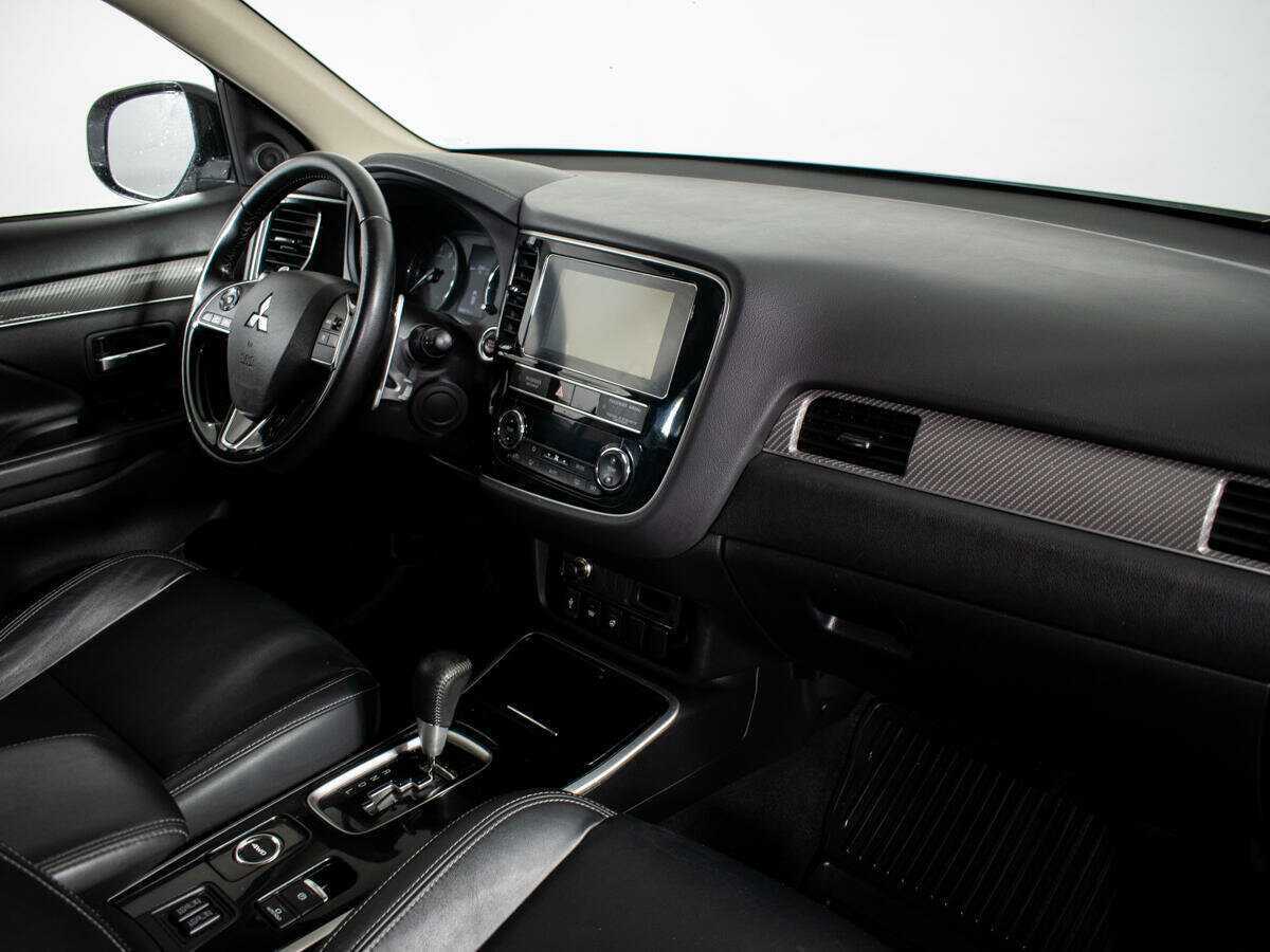 Mitsubishi Outlander с пробегом — 2020 год. Фото: #8