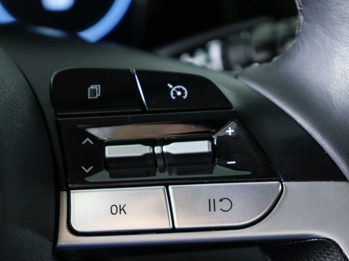 Hyundai Elantra с пробегом — 2022 год. Фото: #20