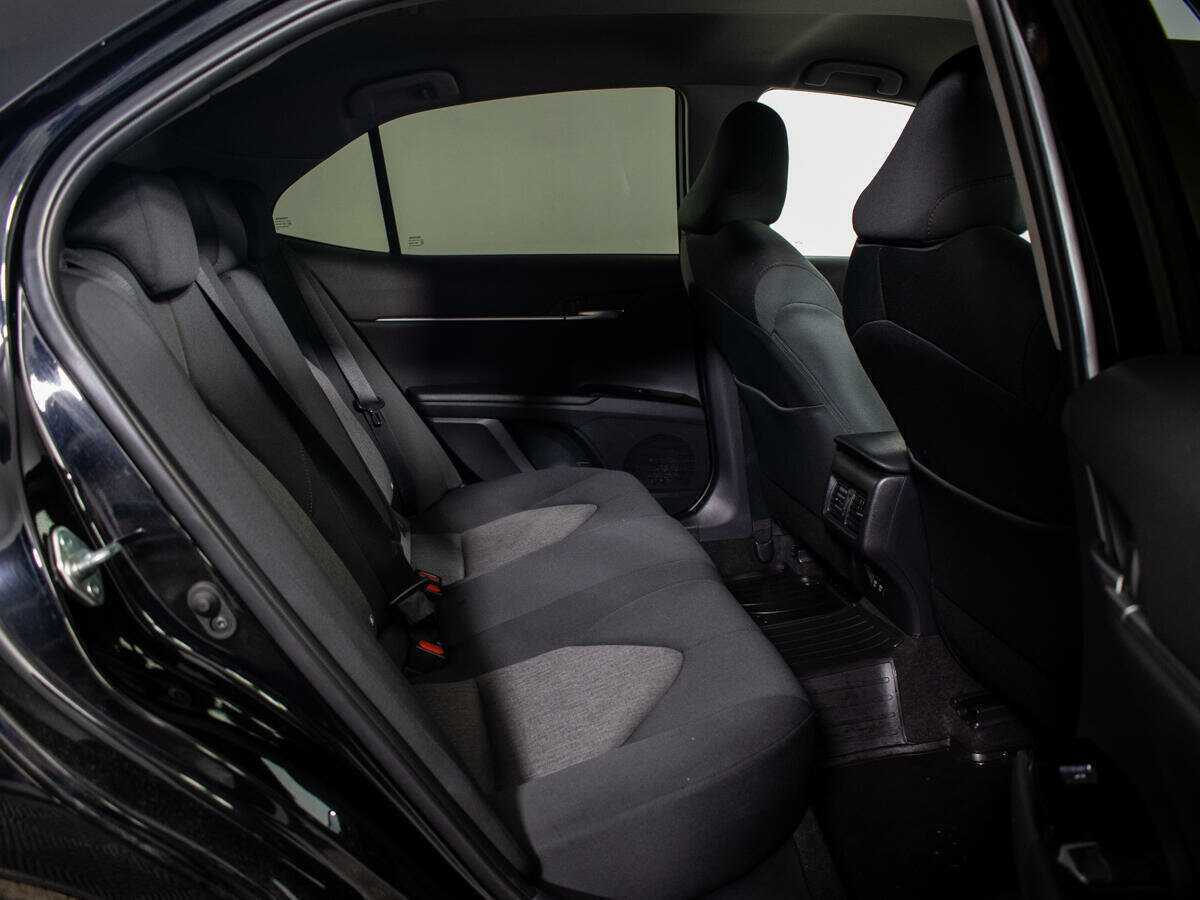 Toyota Camry с пробегом — 2020 год. Фото: #7