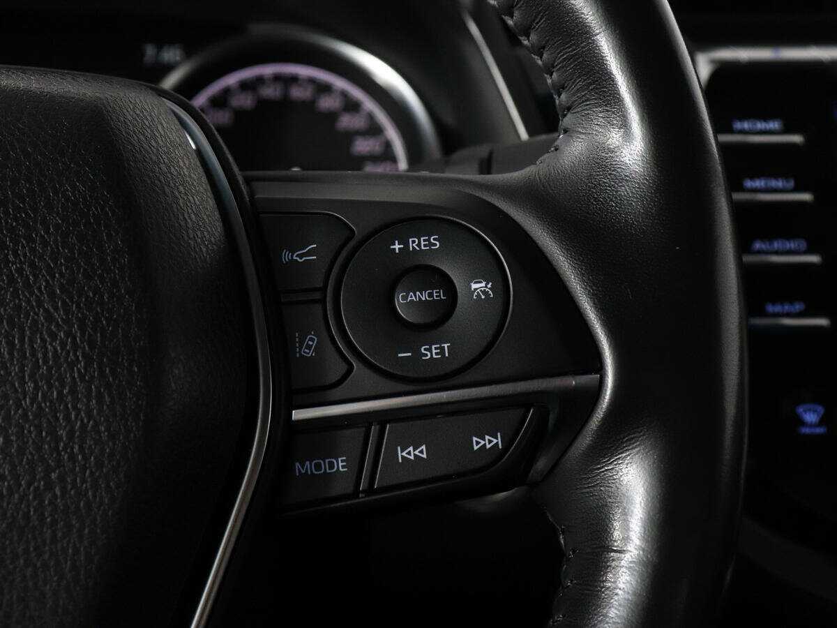 Toyota Camry с пробегом — 2020 год. Фото: #12