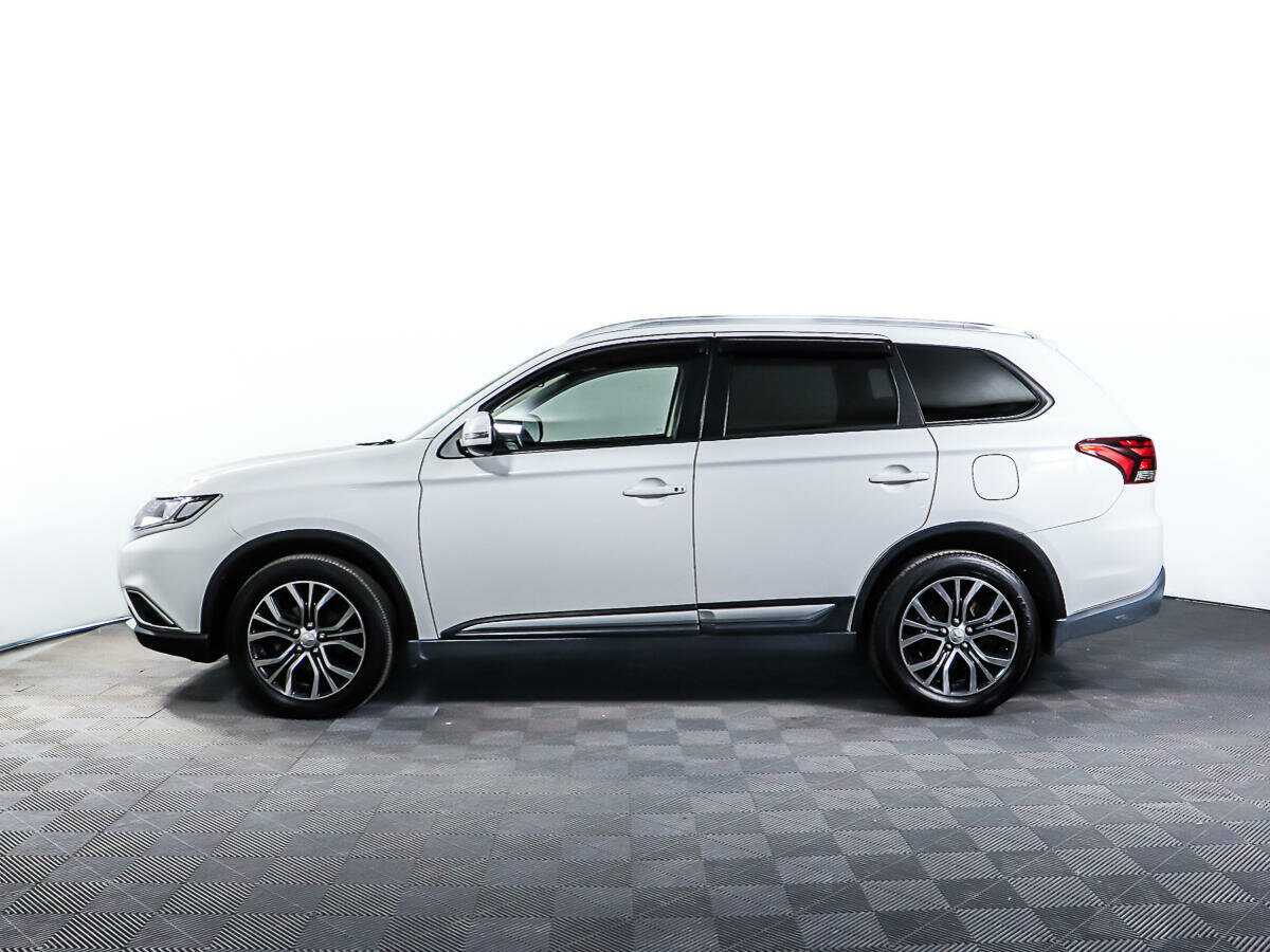 Mitsubishi Outlander с пробегом — 2017 год. Фото: #7