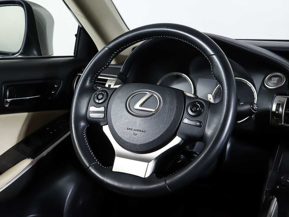 Lexus IS с пробегом — 2013 год. Фото: #14