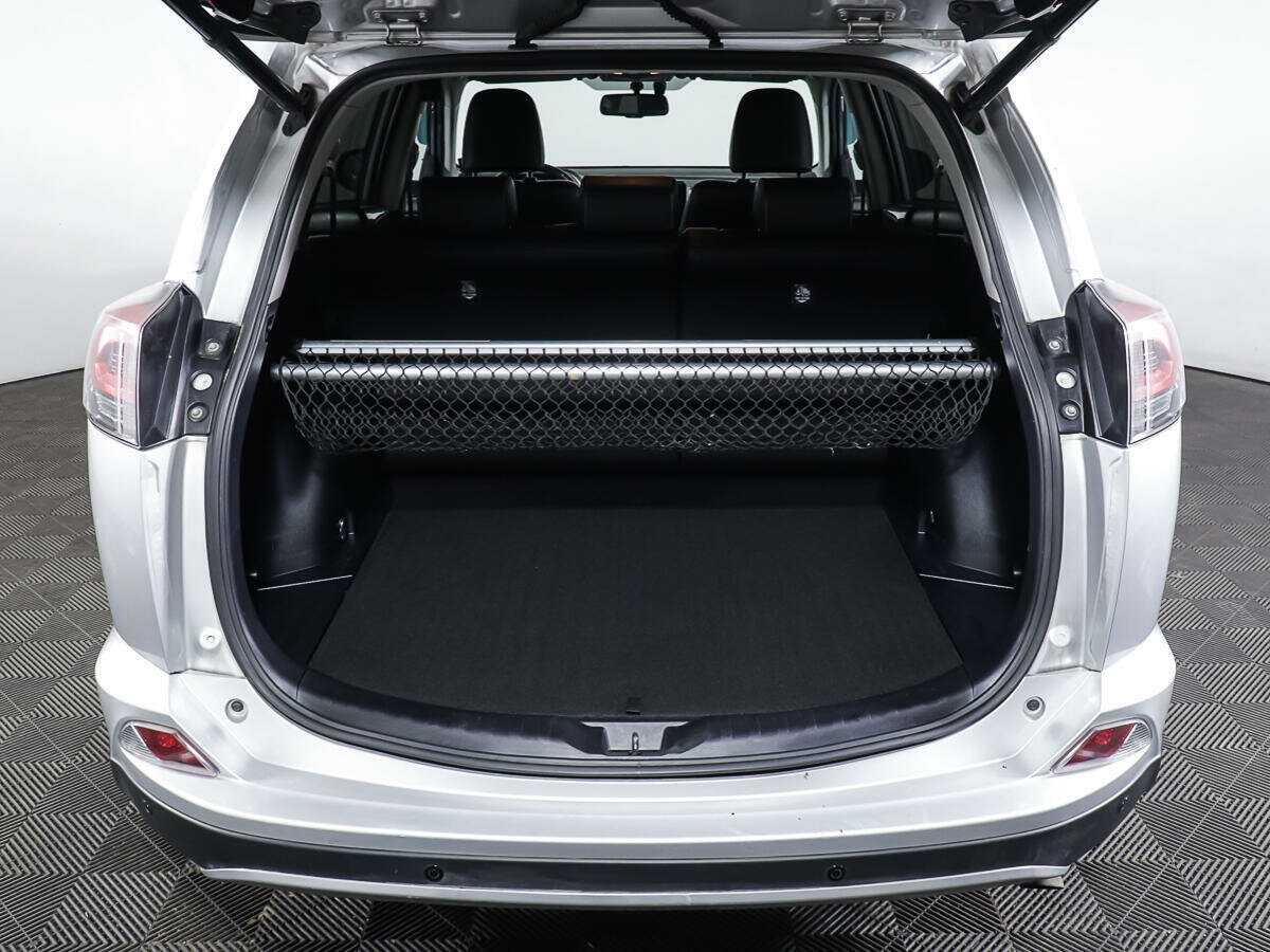 Toyota RAV4 с пробегом — 2019 год. Фото: #9