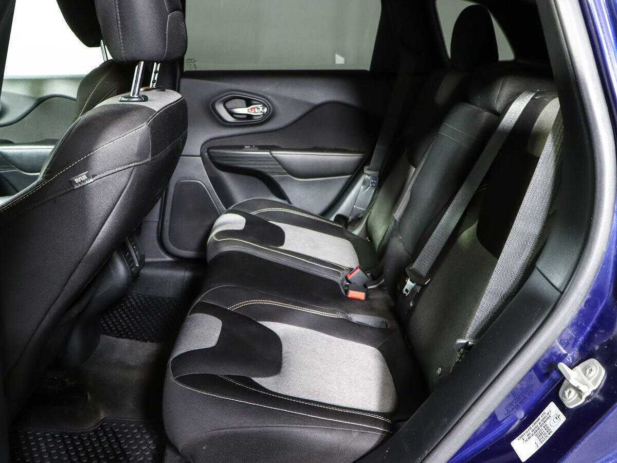 Jeep Cherokee с пробегом — 2014 год. Фото: #7