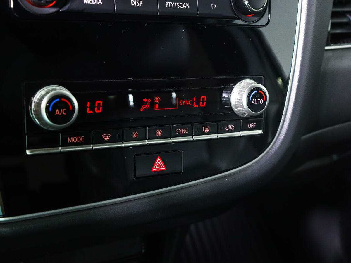 Mitsubishi Outlander с пробегом — 2020 год. Фото: #13