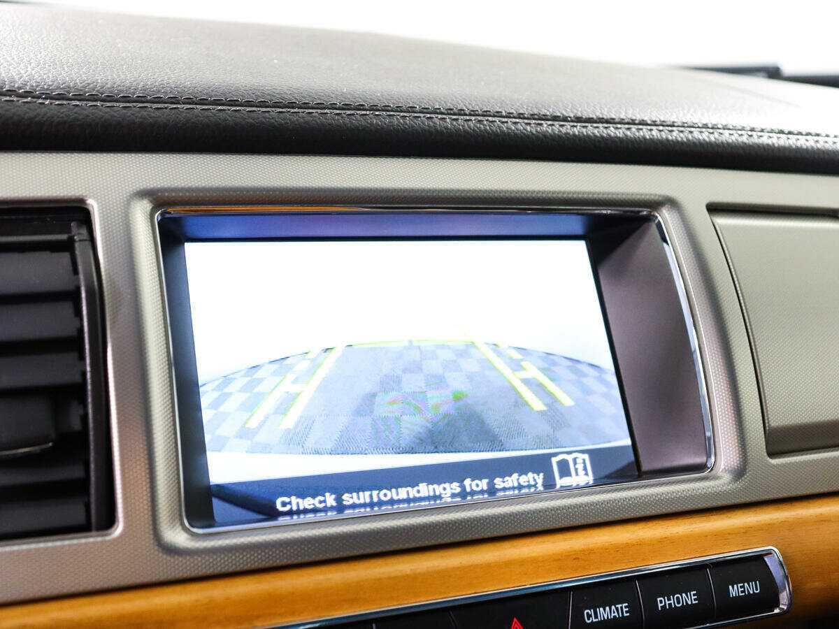 Jaguar XF с пробегом — 2014 год. Фото: #14