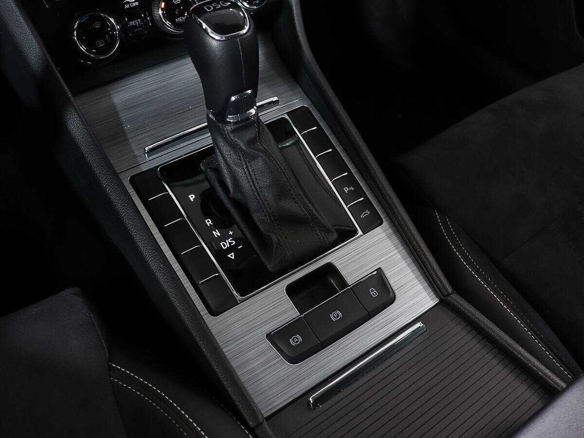 Skoda Superb с пробегом — 2021 год. Фото: #14