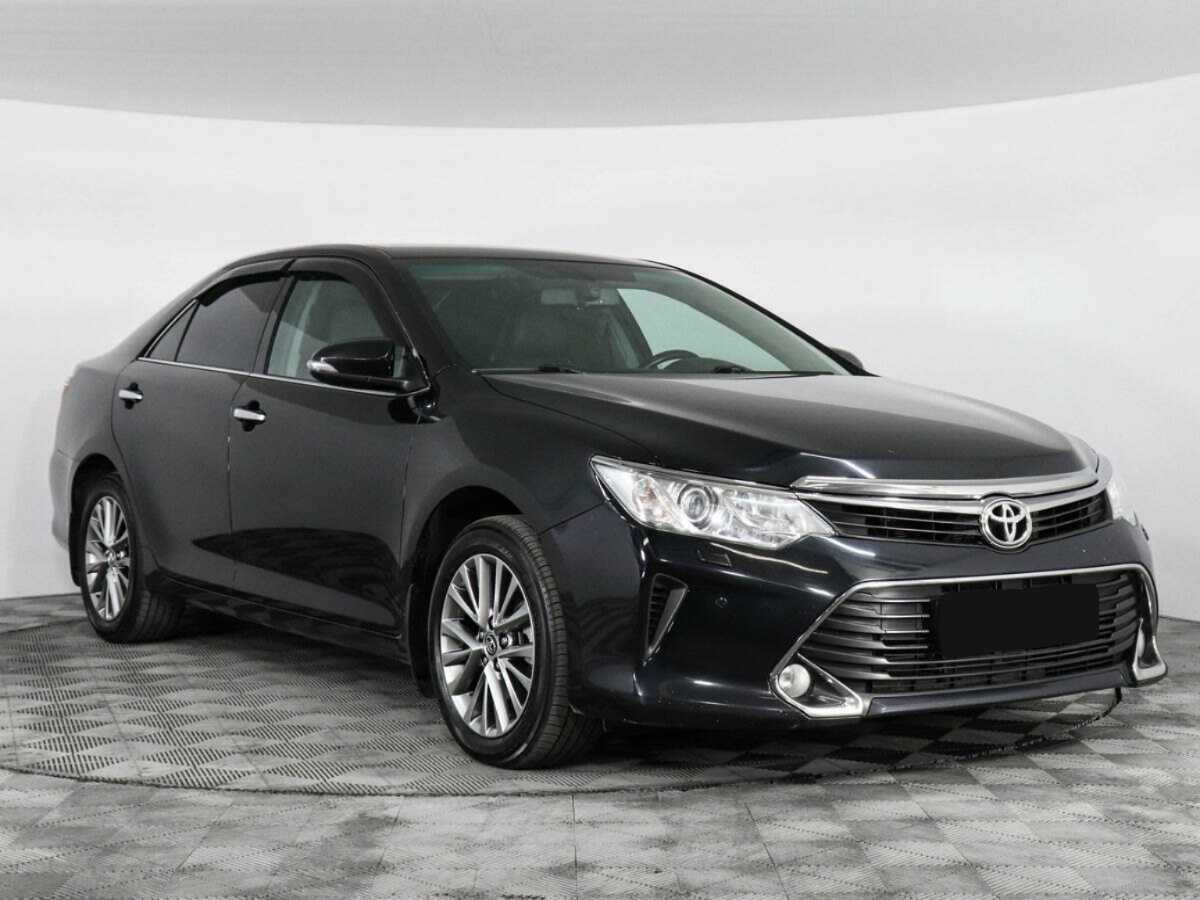 Toyota Camry с пробегом — 2016 год. Фото: #2