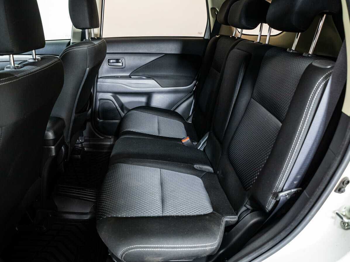 Mitsubishi Outlander с пробегом — 2018 год. Фото: #7