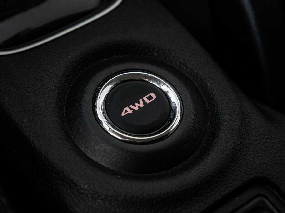 Mitsubishi Outlander с пробегом — 2015 год. Фото: #16