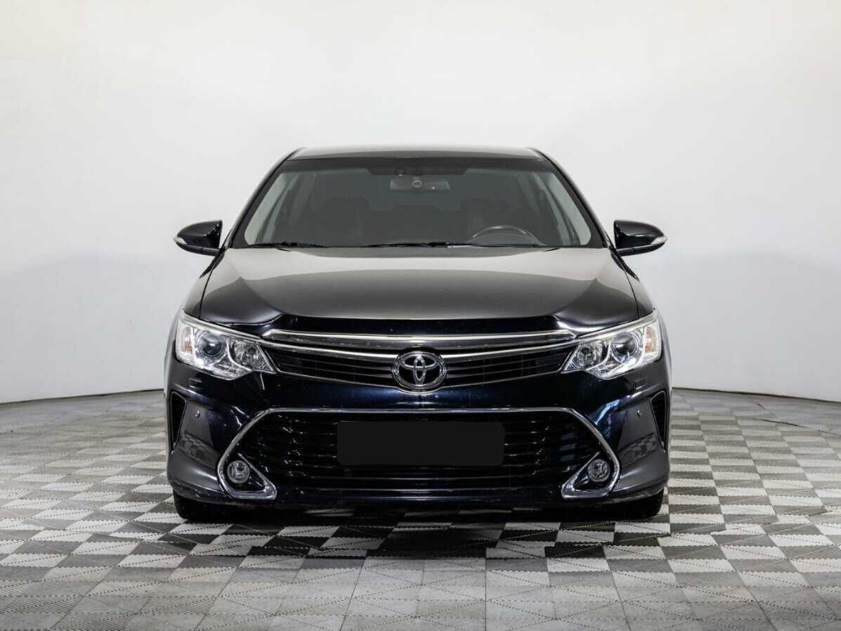 Toyota Camry с пробегом — 2016 год. Фото: #1