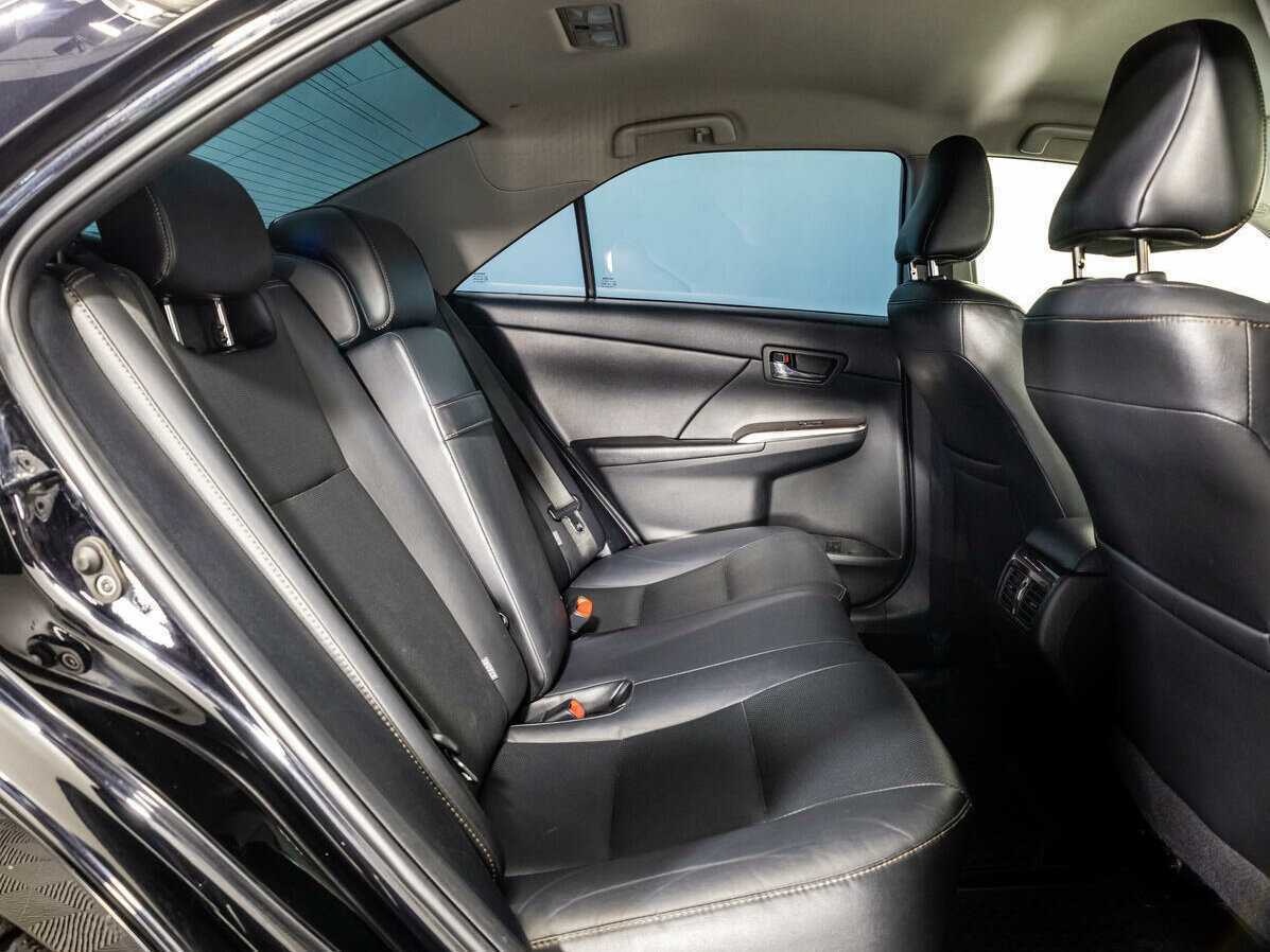 Toyota Camry с пробегом — 2016 год. Фото: #12