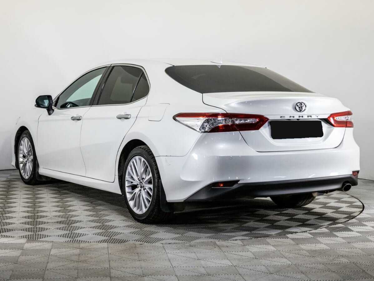 Toyota Camry с пробегом — 2018 год. Фото: #5