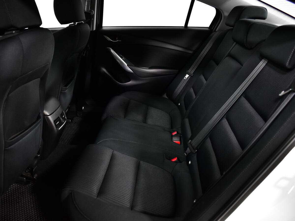 Mazda 6 с пробегом — 2016 год. Фото: #9