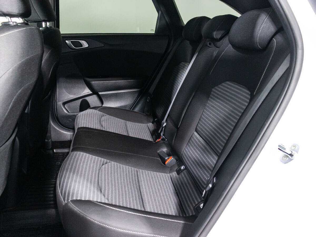 Kia Ceed с пробегом — 2023 год. Фото: #9